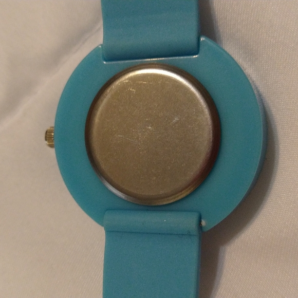 Powder blue rubber watch - Picture 6 of 6